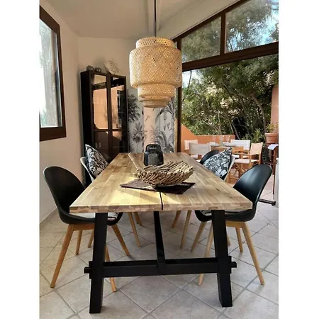 Welcoming In * Hyeres