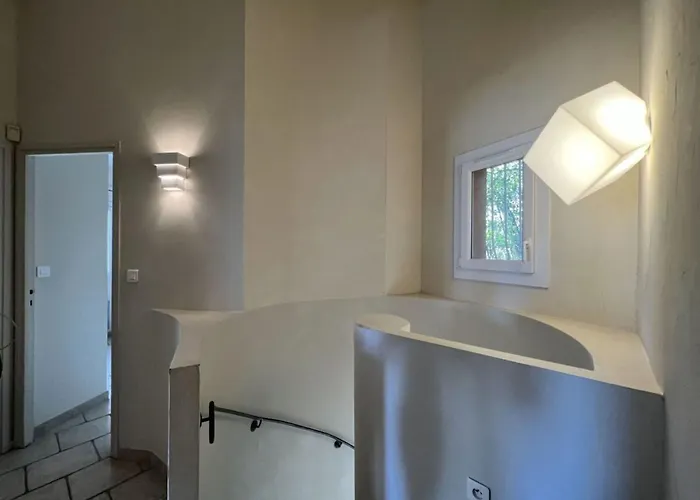 Welcoming In הייר